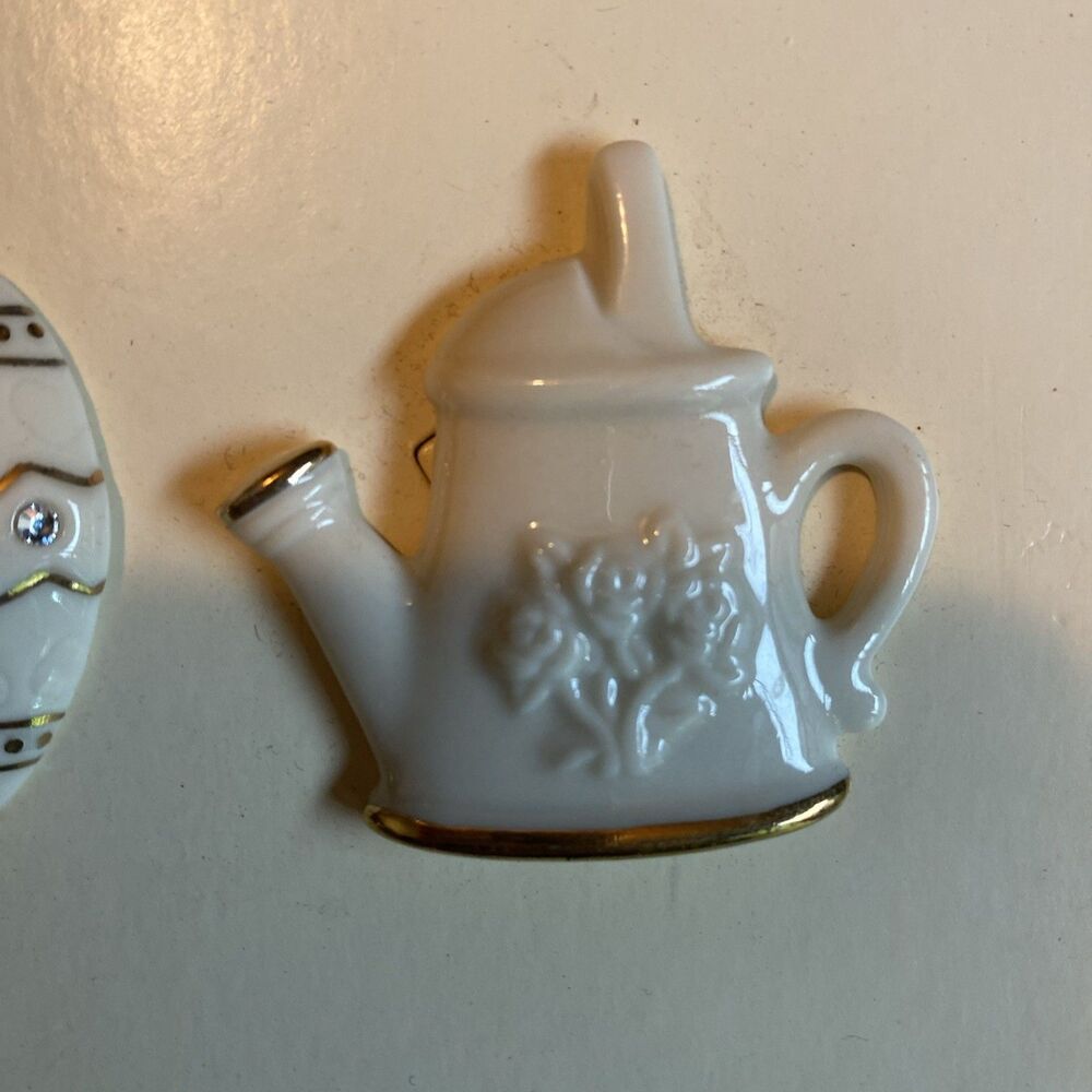 Lenox Watering Can and Egg Pin Set 24 Karat Gold Trim & Rhinestones Spring NEW - Picture 3 of 5